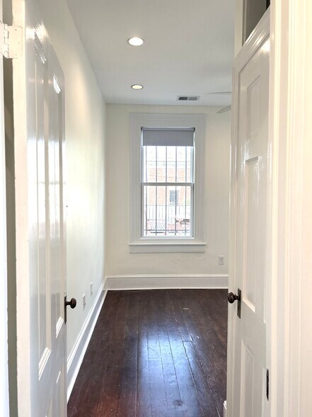 Bedroom entrance - 301 M St NW