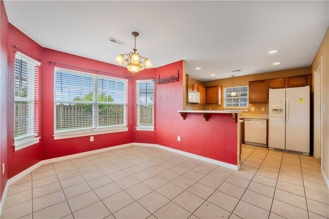 Building Photo - 3509 SW Carriageway Ave