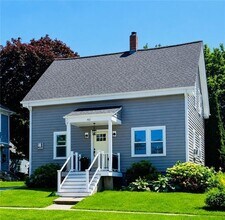 Building Photo - 102 Bayview Ave