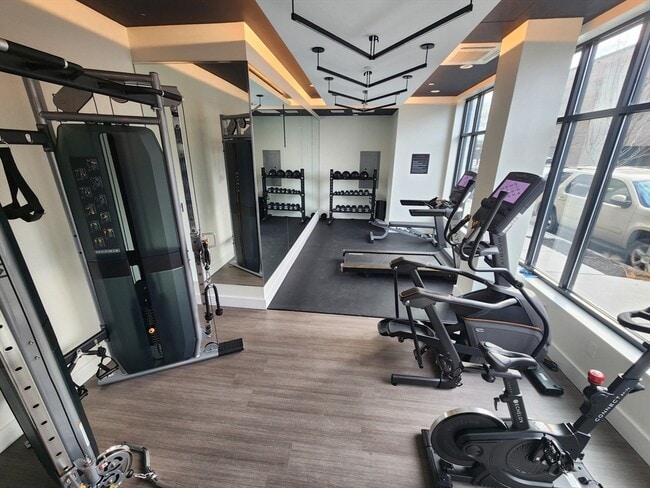 Building Photo - 301 Border St