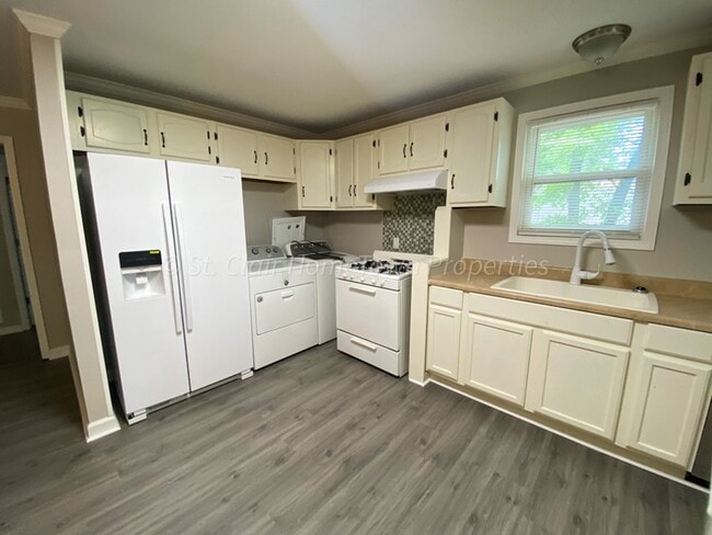 Building Photo - Charming Newly Remodeled 2-Bedroom Home fo...