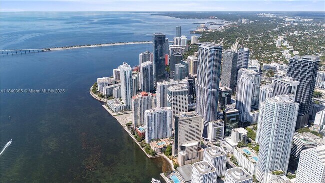 Building Photo - 540 Brickell Key Dr