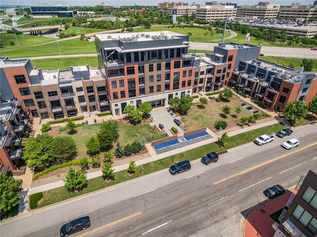 Building Photo - 345 NE 4th St