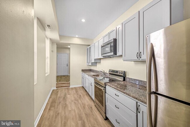 Building Photo - 2131 Jefferson St