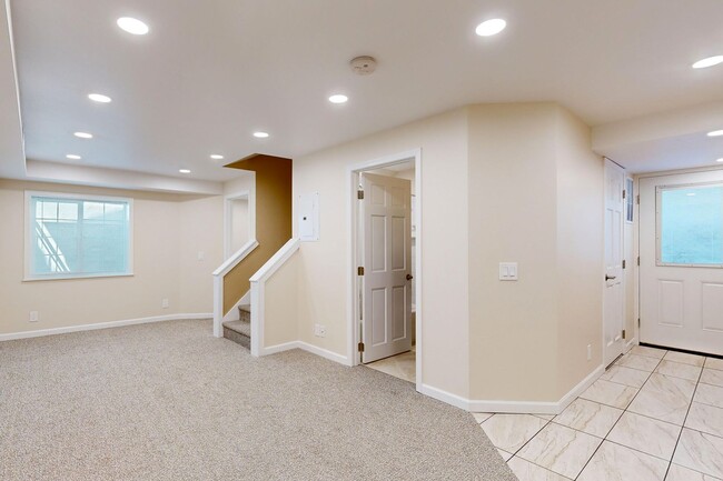 Building Photo - **APPROVED APPLICANTS**  Eastside Ground L...