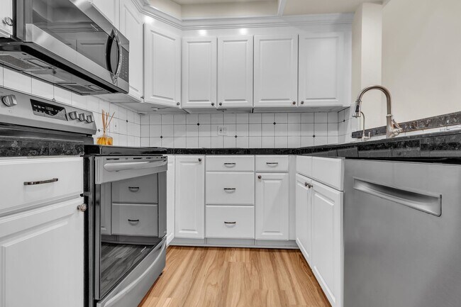 Building Photo - 26316 Los Viveros