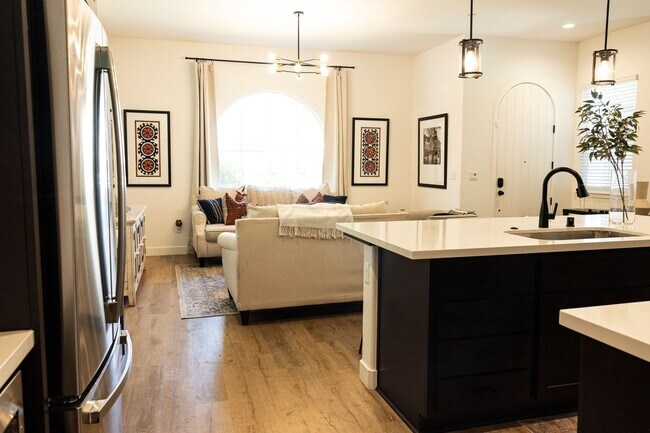 Building Photo - 3 bedroom | 2.5 bathroom | Crocker Village Single Family Home