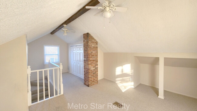 Building Photo - 315 N Minerva Ave