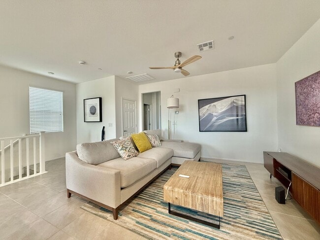 Building Photo - Beautiful 3bd/3bath home