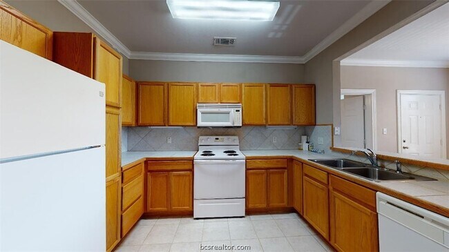 Building Photo - 801 Luther W St