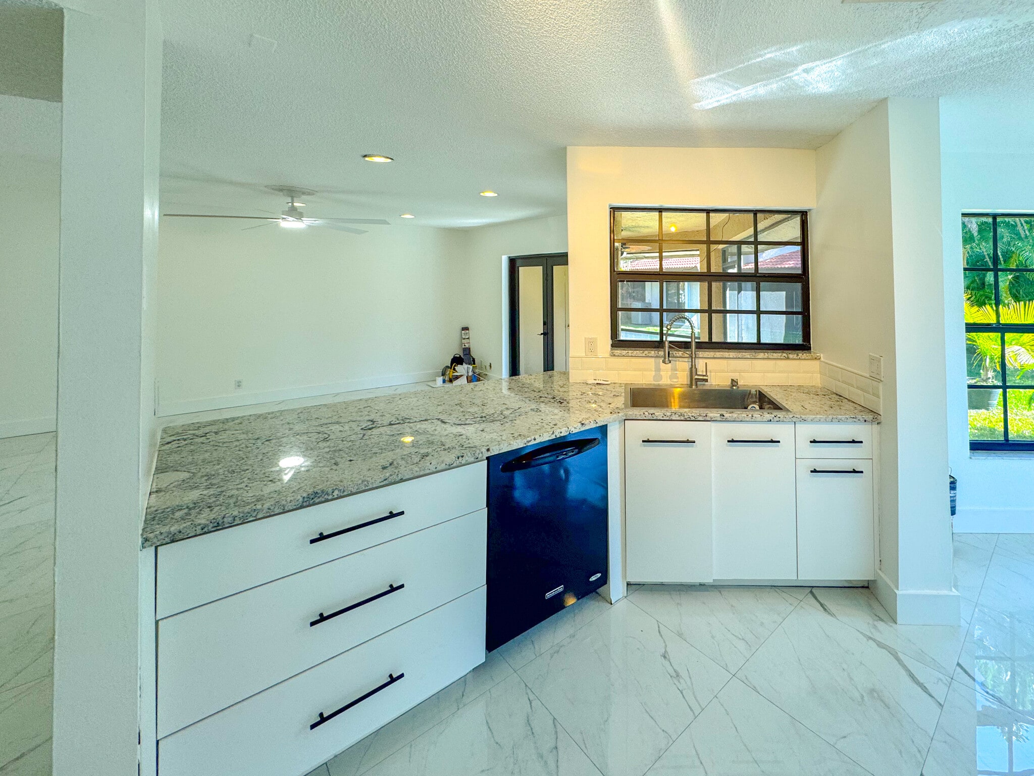 Building Photo - 9151 W Sunrise Blvd