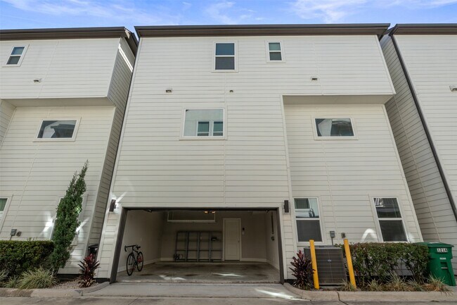 Building Photo - 1214 Upton St