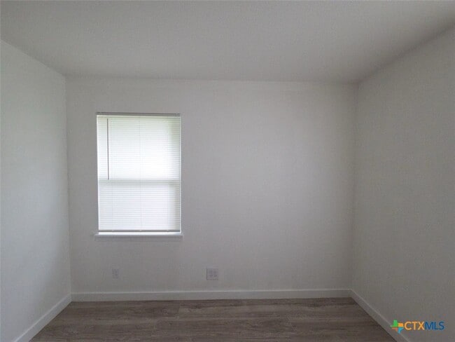 Building Photo - 1315 Estes Dr