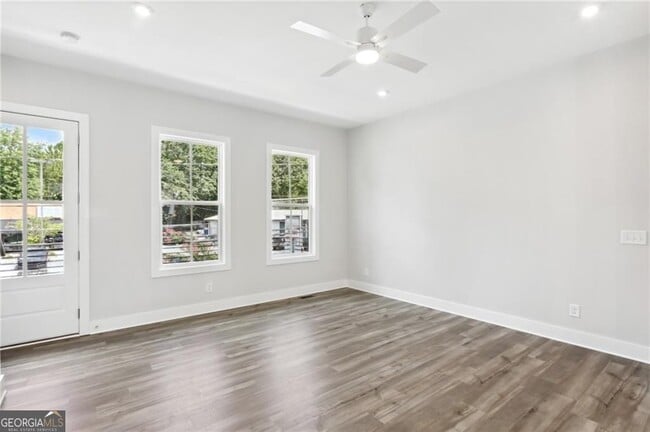 Building Photo - 138 Chestnut Cir