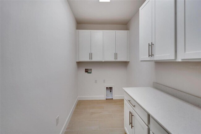 Building Photo - 943 Signet Dr