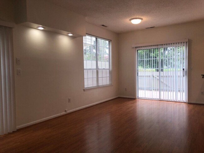 Building Photo - 4841 Strand Dr