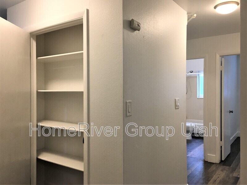 Building Photo - 328 W Amiron Way
