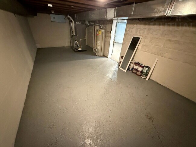 Building Photo - 381 Kerby Rd