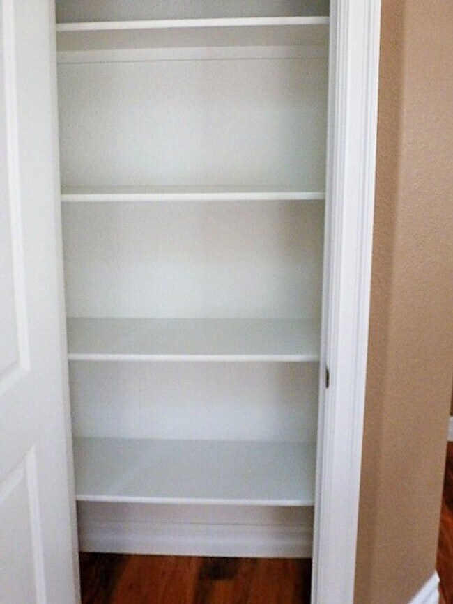 Building Photo - 2507 Locksley Ave SE