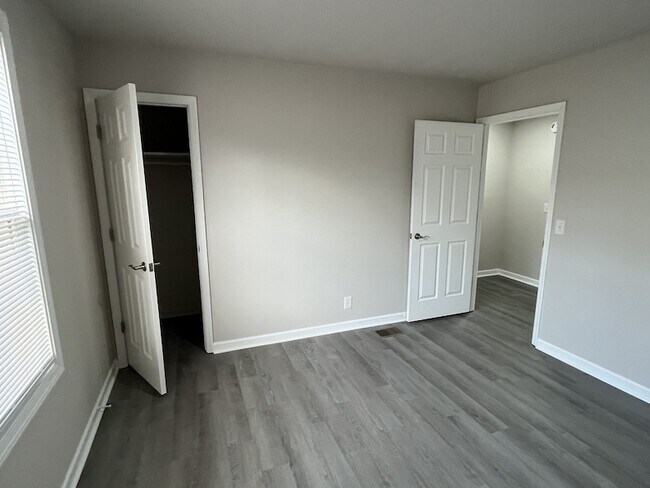 Building Photo - 602 Alison Ct