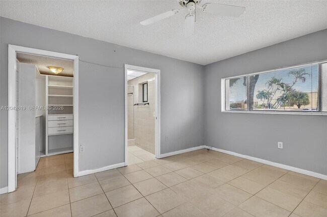 Building Photo - 8065 SW 107th Ave