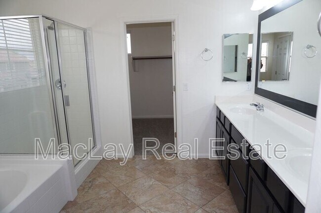Building Photo - 3263 S Miller Dr