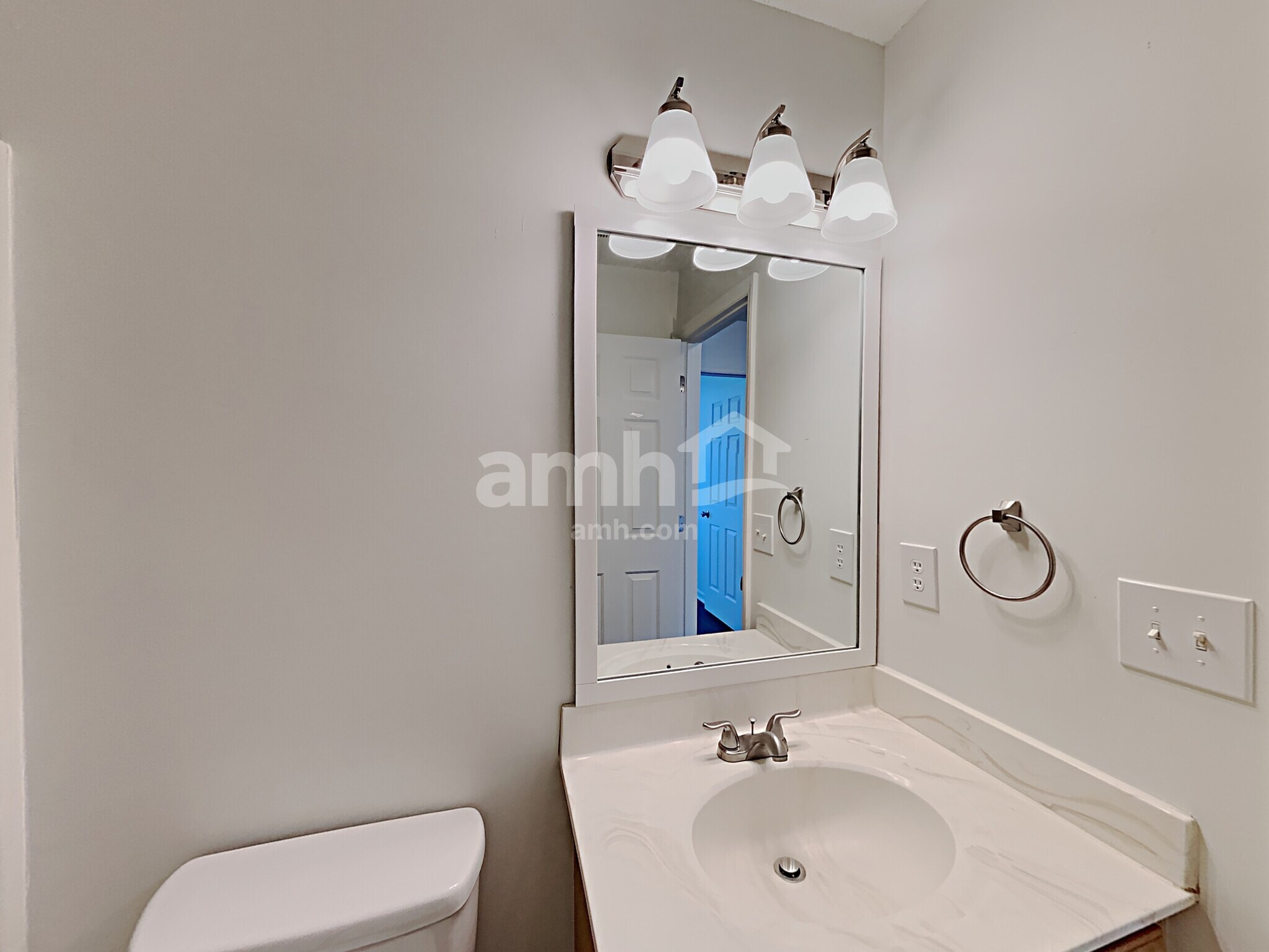 Building Photo - 8017 Wesley Farm Dr