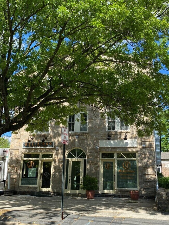 Primary Photo - 205 Witherspoon St