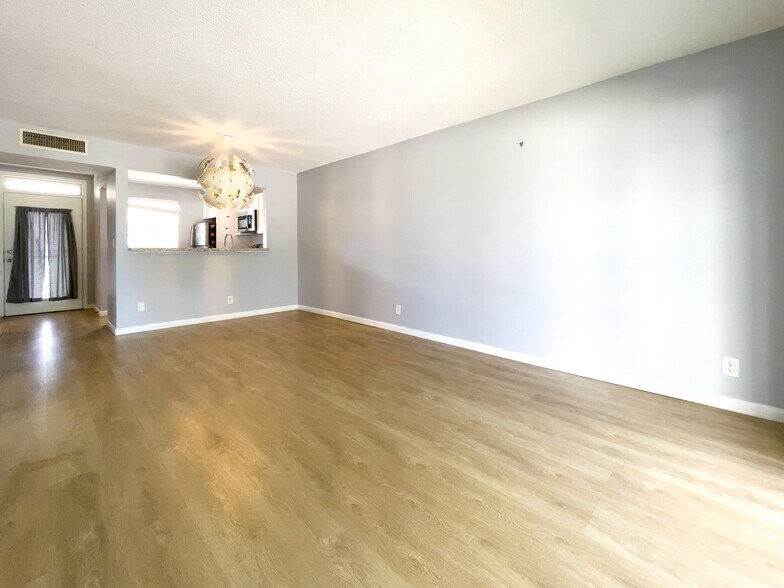 Building Photo - 2801 NW 47th Ter