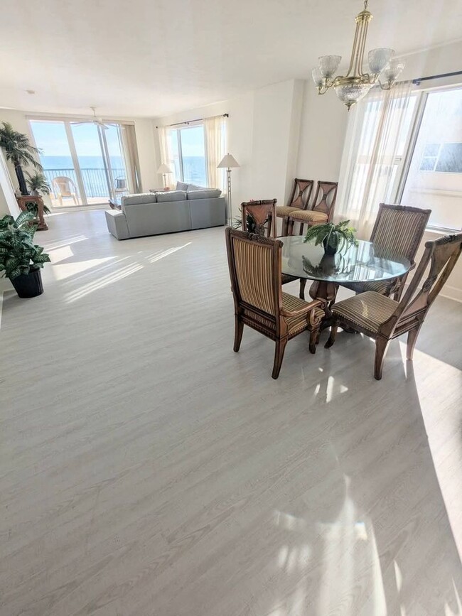 Building Photo - Ocean Front Fully Furnished