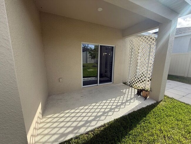 Building Photo - 4/3 Spacious Lake County Home