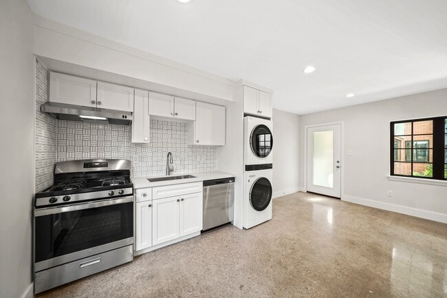 Building Photo - 520 Lovett Blvd