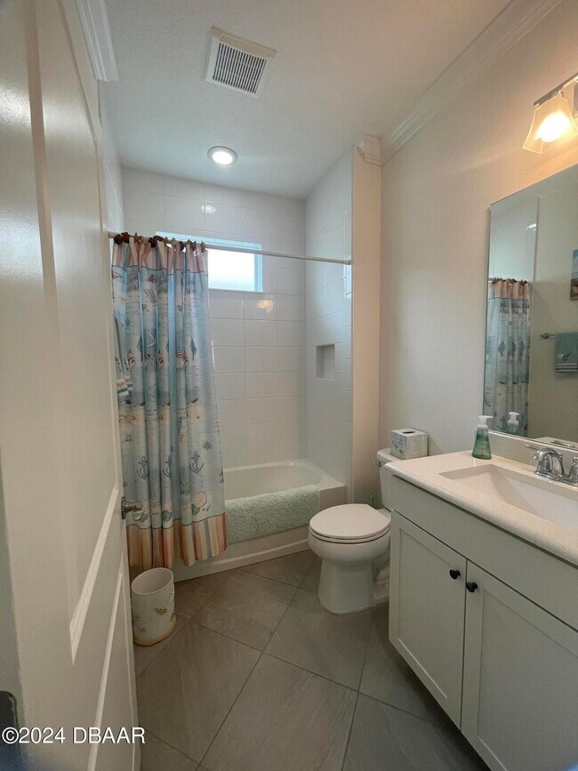 Building Photo - 1090 Castaway Ct