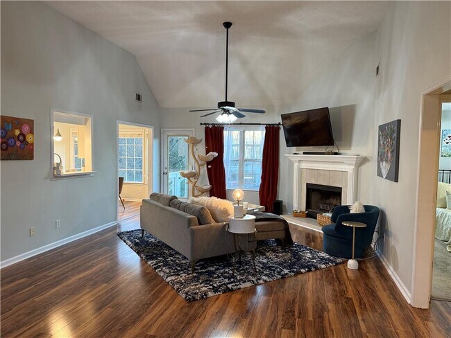 Building Photo - 7002 Estates Ct