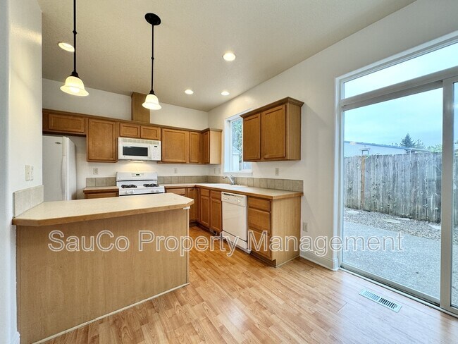 Building Photo - 6924 SW Kim Pl