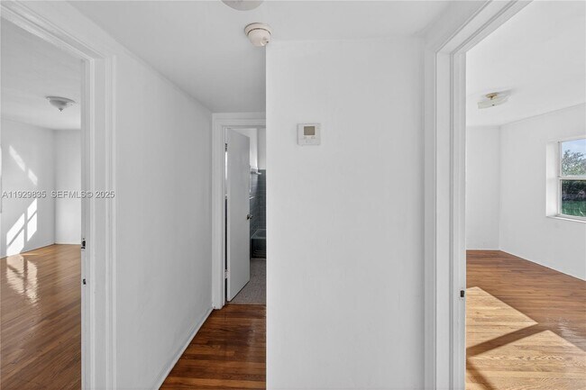 Building Photo - 160 S Shore Dr