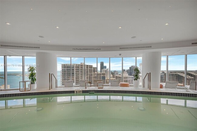 Building Photo - 300 Biscayne Blvd Way