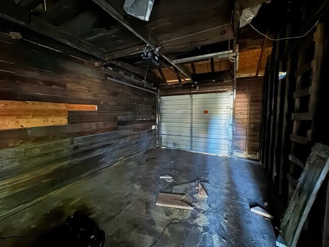 Building Photo - 159 N 4th St