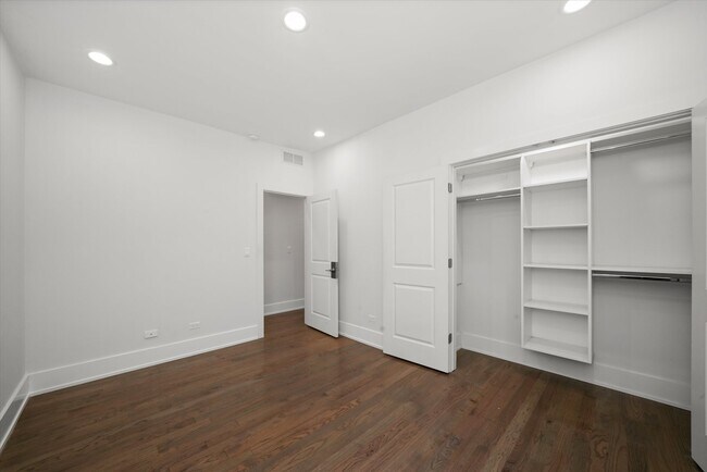 Building Photo - 3415 N Bosworth Ave