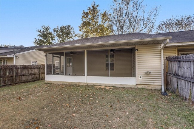 Building Photo - 1901 Gina Dr