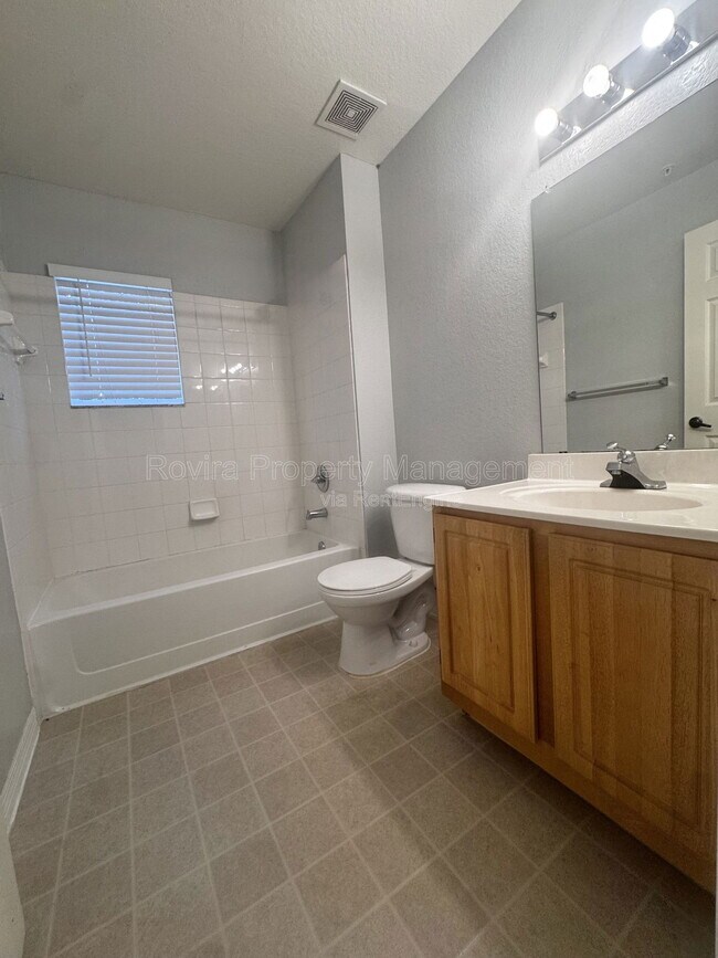 Building Photo - 4000 Venetian Bay Dr