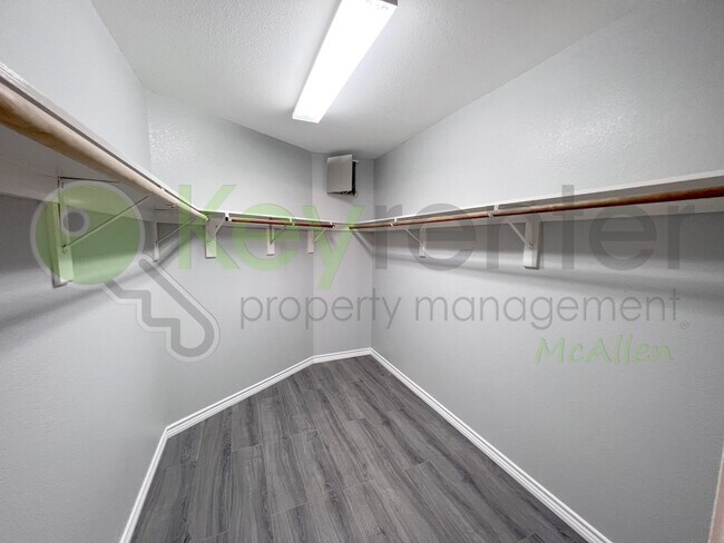 Building Photo - Gorgeous 4 bed/ 2 bath home in Sharyland Plantation (Mission, TX)