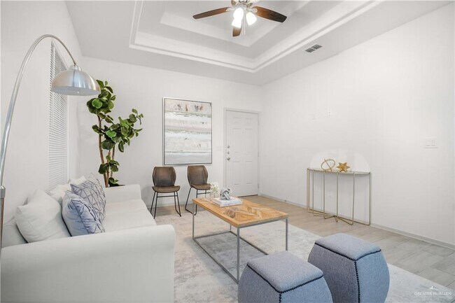 Building Photo - 25 Shavano Dr