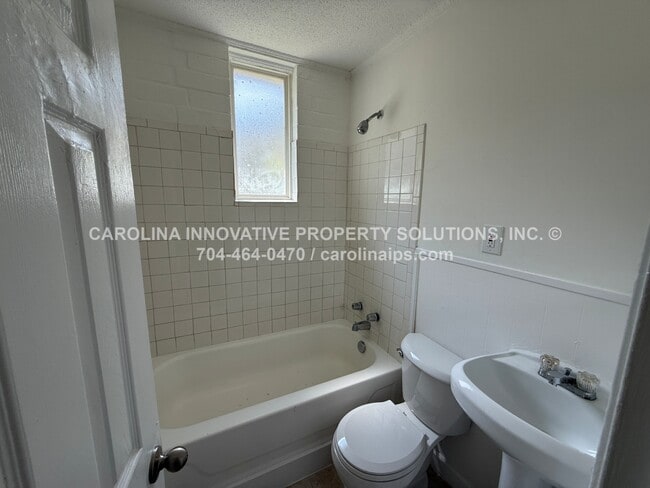 Building Photo - 2120 Rush Wind Dr
