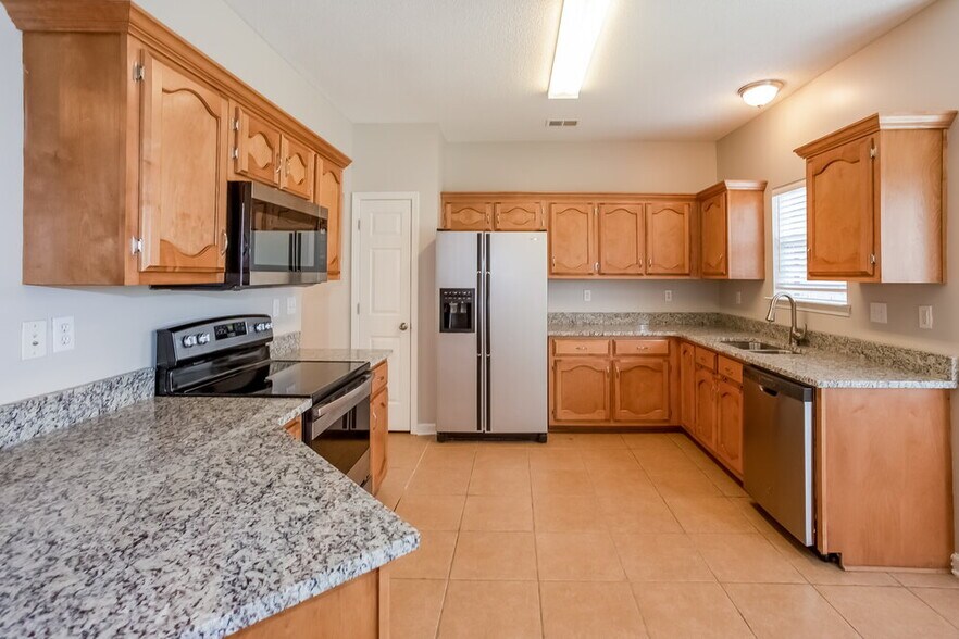 Building Photo - 9186 Tahoe Dr