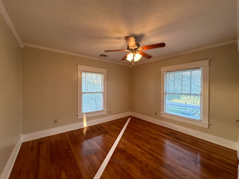 Building Photo - 201-203 W Acres St