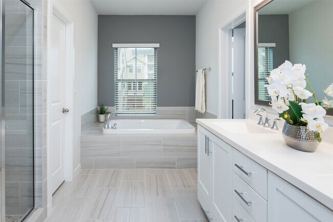 Building Photo - 1115 Manacor Ln