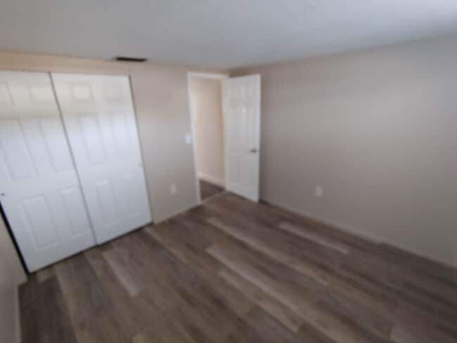 Building Photo - Enjoy the convenience and comfort of this 2/1 apartment in New Port Richey.