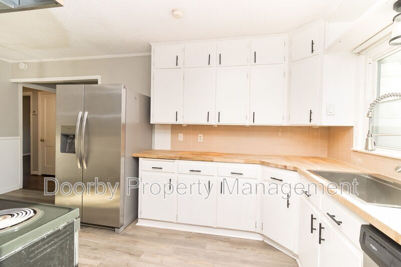 Building Photo - 103 Bentley Dr