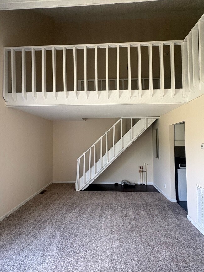 Building Photo - 1621 Flanigan Ct